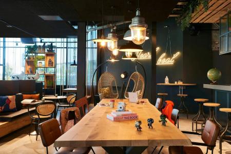 Moxy Amsterdam Schiphol Airport - 17