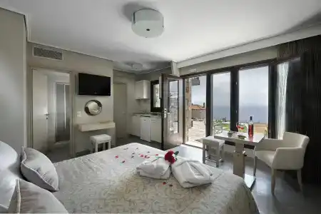 Karavia Lux Inn - 2