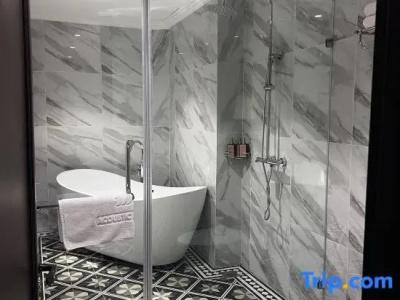 Acoustic & Spa - 140