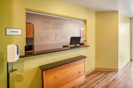 WoodSpring Suites - 10