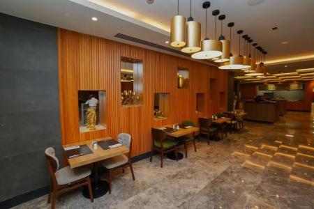 The Grand Lux - 24