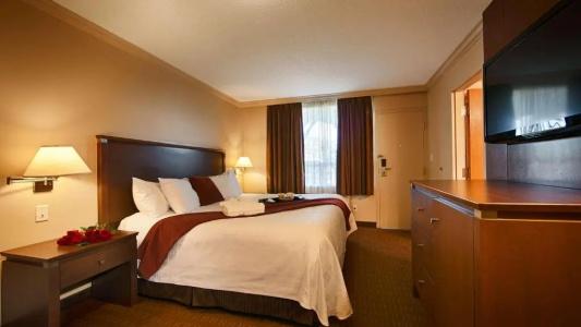 Best Western Plus Guildwood Inn - 37