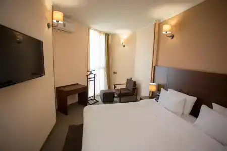 Corner Inn - 5