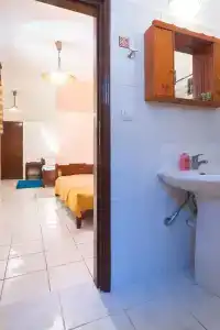 Poco Loco Bed & Breakfast - 39