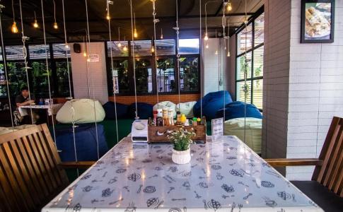 18 Coins Cafe & Hostel - 29