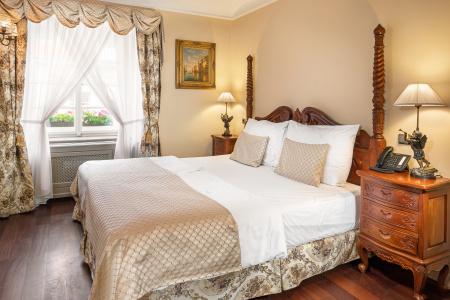 Iron Gate & Suites - 29