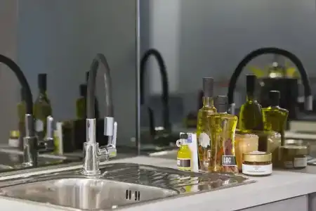 Loc Hospitality Urban Suites - 23