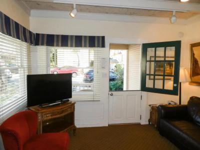 Briarwood Inn - 202