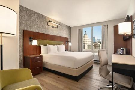 DoubleTree by Hilton New York Downtown - 42