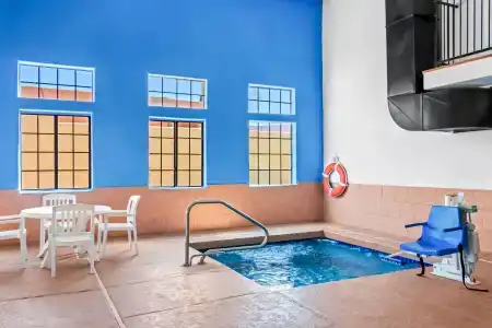Comfort Inn Santa Fe - 17