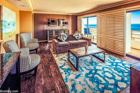 The Waterfront Beach Resort, A Hilton - 221