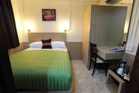 Sukhumvit 20 Guest House - 17