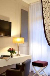 Hôtel Galileo Champs Elysées - 52