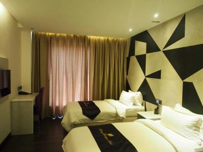 Mercury Boutique - 1