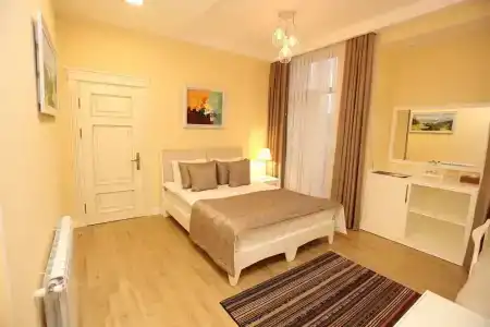 Ilk Inn - 72