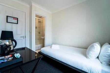 Chelsea Guest House - 3