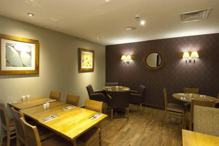 Premier Inn Hanger Lane - 9
