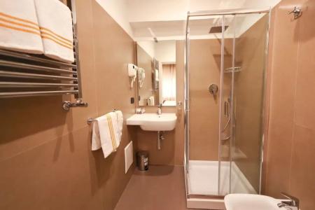 7th Floor Suite - 11