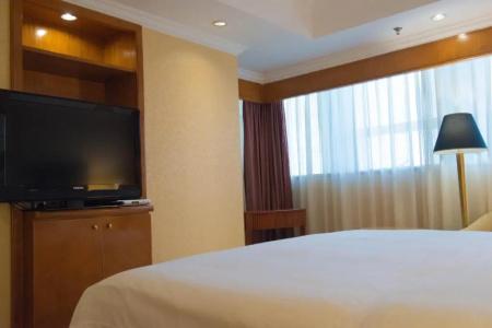 Crowne Plaza Qingdao, an IHG - 45