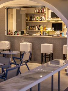 Athina - 18