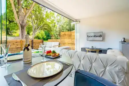 Bamboo Suites Boutique - 176