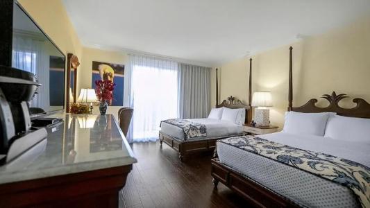Inn at Pelican Bay - 36