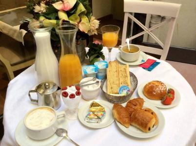 Hôtel Du Mont Dore Batignolles - 10