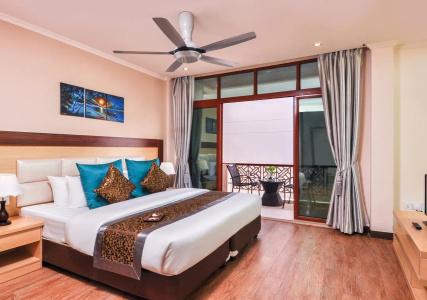 Triton Beach & Spa - 2