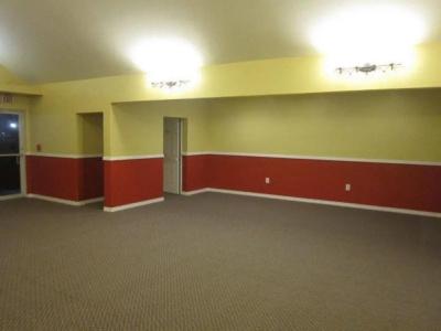 The Crossroads and Suites - 10