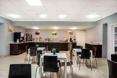 Quality Inn & Suites University Area - 18