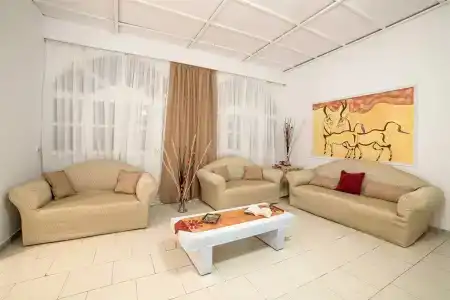 Villa Olympia - 2
