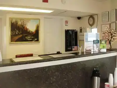 Apple Valley Inn - 1