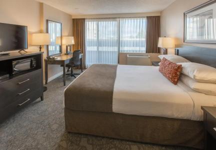 The Embassy Inn - 5