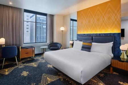 W - The Foshay - 80