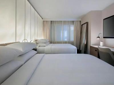 Newport Marriott - 71