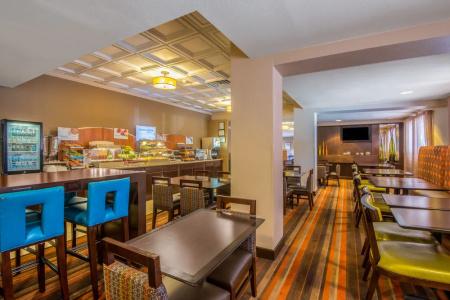 Holiday Inn Express-Central - 8