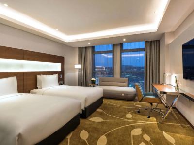 Novotel Shanghai Hongqiao - 2
