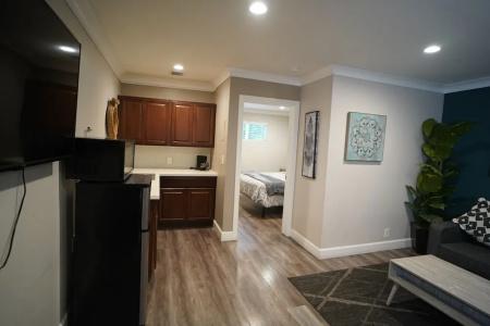 Anaheim Executive Inn & Suites - 79