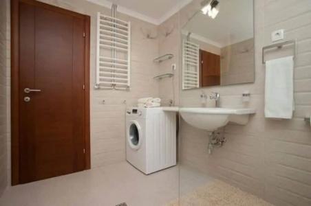 Guest House Medin - 210