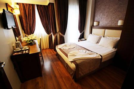 Aristocrat - 4