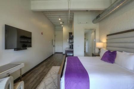 Studio 154 Luxury - 156