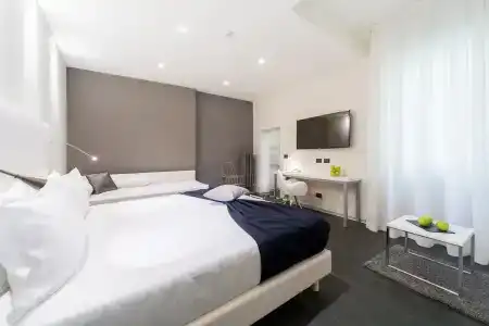 Metropolitan - 19