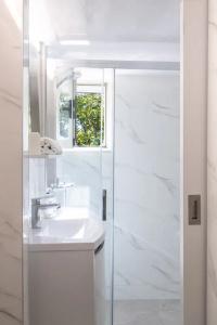 Guest House Steel - 59
