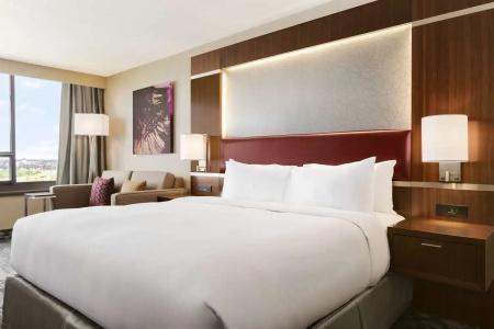 DoubleTree by Hilton Toronto Airport West - 31