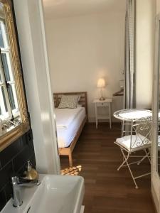 The Bed + Breakfast - 88