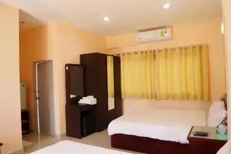 Jirasin & Apartment - 14
