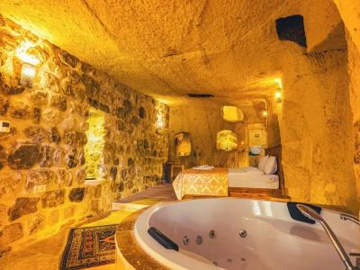 Atilla's Cave - 520