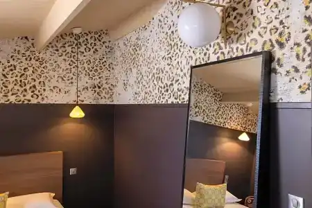 L'Hôtel - 81