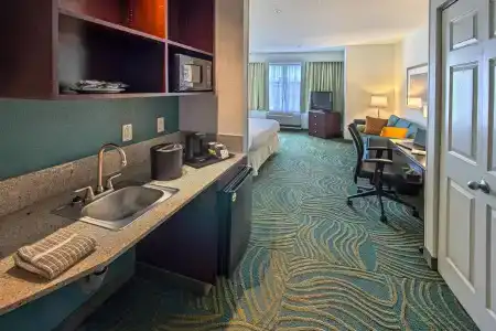 SpringHill Suites by Marriott - 25