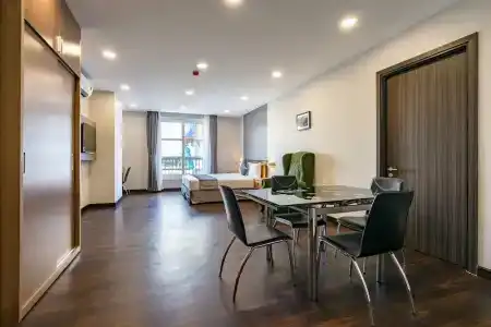 Emerald Central - 230